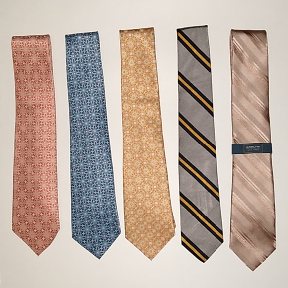 Men's Tie Lot - Picture 1 of 2